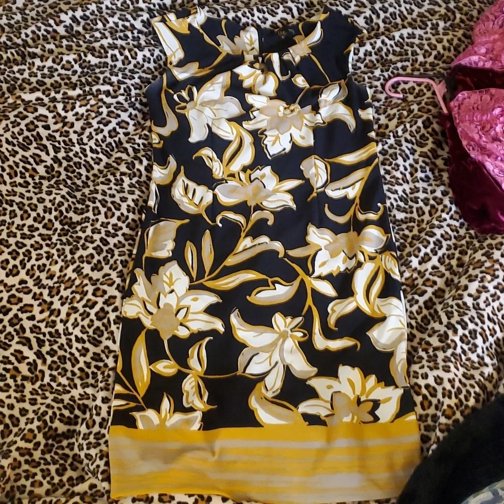 Black & Gold floral dress - Picture 2 of 12